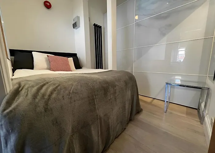 Nice Studio Shepherd\'S Bush London Near Everything